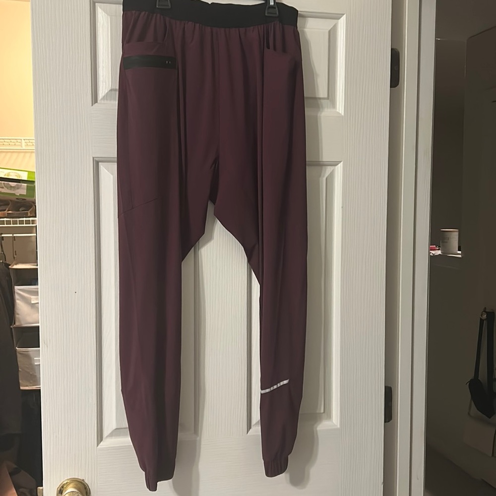 Alphalete studio joggers